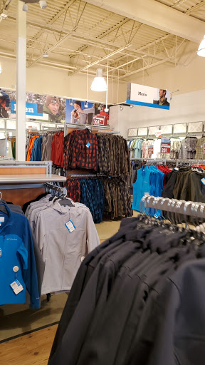 Sportswear Store «Columbia Sportswear Outlet», reviews and photos, 6800 Oxon Hill Rd #600, Oxon Hill, MD 20745, USA