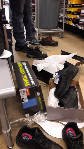 Shoe Store «SKECHERS Factory Outlet», reviews and photos, 7150 Valley Creek Rd #208, Woodbury, MN 55129, USA