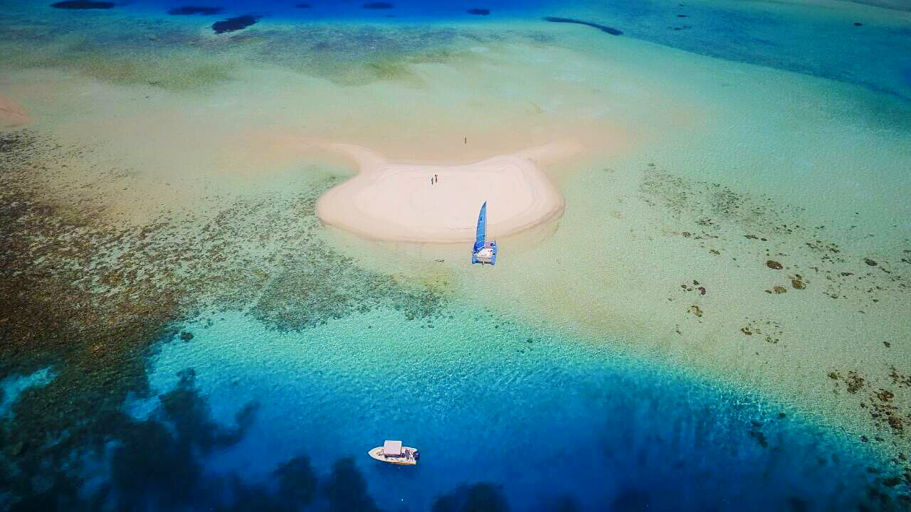 Foto von Asdhoo Sandbank mit kurzer gerader strand