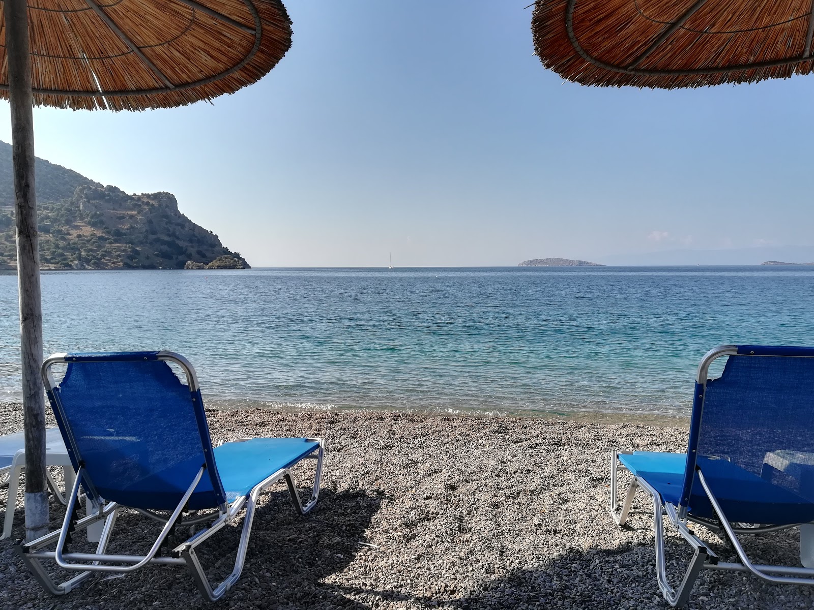 Foto af Agios Isidoros beach faciliteter område