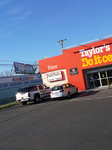 Hardware Store «Taylor’s Do-it Center», reviews and photos, 3400 Colley Ave, Norfolk, VA 23508, USA