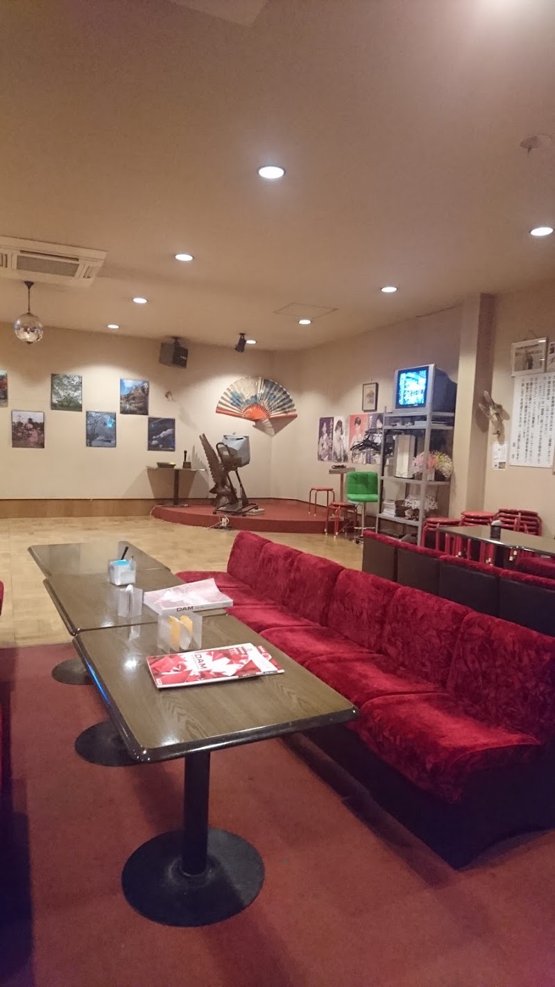 赤いブランコ 岡山県総社市中央 カフェ 喫茶 カフェ グルコミ