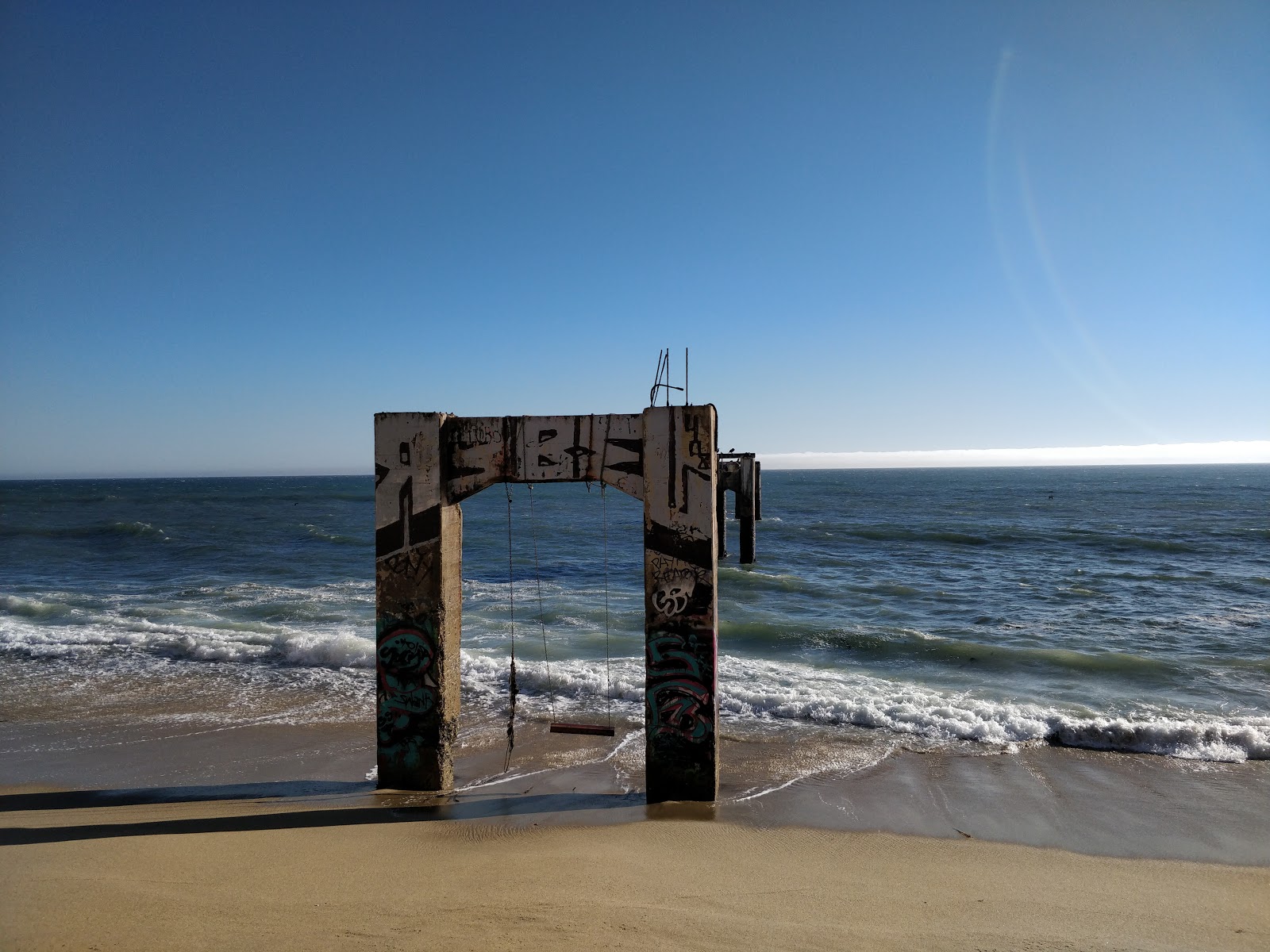 Foto van Davenport Beach gelegen in een natuurlijk gebied