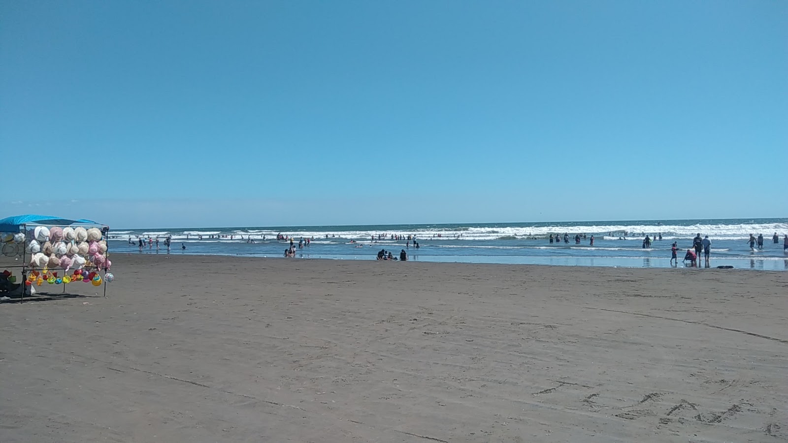 Photo of El Cuco beach - recommended for family travellers with kids