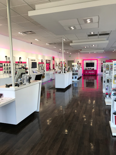 Cell Phone Store «T-Mobile», reviews and photos, 8010 Belair Rd, Nottingham, MD 21236, USA