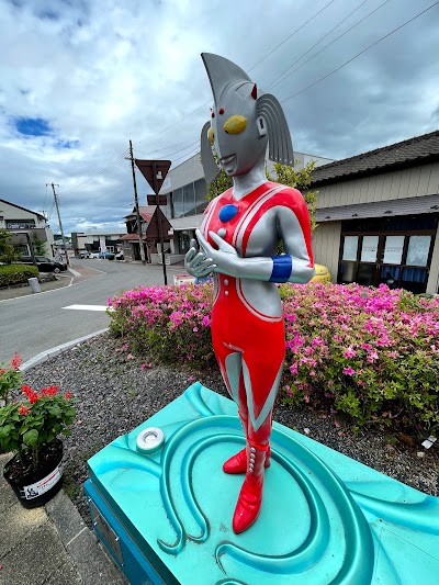ウルトラの母 モニュメント