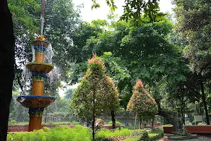 Taman Flora Bratang Surabaya image
