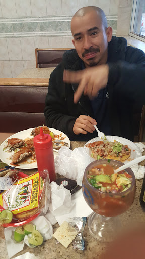 Mexican Restaurant «Mariscos Manzanillo», reviews and photos, 2124 Nadeau St, Los Angeles, CA 90001, USA