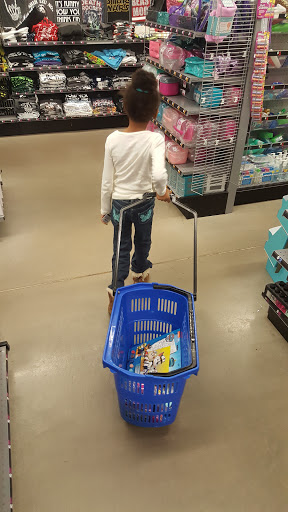 Variety Store «Five Below», reviews and photos, 781 Shoppes Blvd, North Brunswick Township, NJ 08902, USA