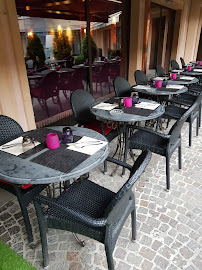 Atmosphère du Restaurant indien Karishma Lounge à Divonne-les-Bains - n°11