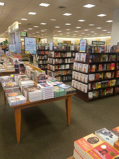 Book Store «Barnes & Noble», reviews and photos, 102 Park Ave #1, Willow Grove, PA 19090, USA