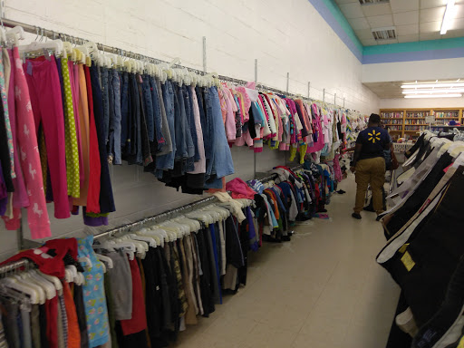 Shopping Mall «Freedom Village Shopping Center», reviews and photos, 1039 Alleghany St, Charlotte, NC 28208, USA