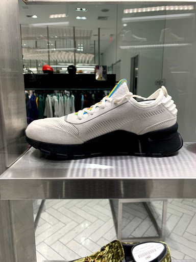 Clothing Store «Kith Brooklyn», reviews and photos, 233 Flatbush Ave, Brooklyn, NY 11217, USA