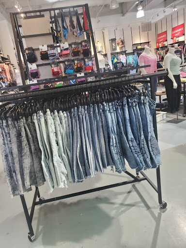 Clothing Store «rue21», reviews and photos, 4015 S Interstate Hwy 35 #328, San Marcos, TX 78666, USA