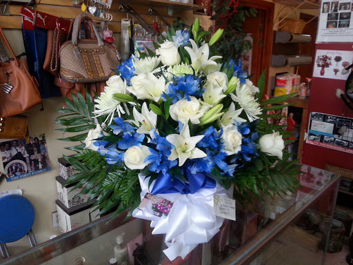 Florist «The Flower Pot & Basket Shop», reviews and photos, 5631 W Madison St, Chicago, IL 60644, USA