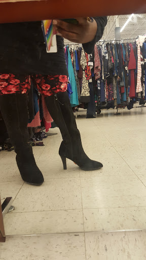 Discount Store «Discount Fashion Warehouse Northland», reviews and photos, 2727 Northland Plaza Dr, Columbus, OH 43231, USA