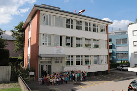 Montessori Schule: Tagesschule Blüemlisalp - Kindergarten- Vorschule und Primarschule