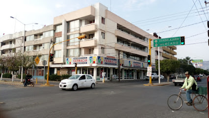 Farmacia San Francisco Calle Blvrd Emiliano Zapata, Zona Centro, 36300 San Francisco Del Rincón, Gto. Mexico
