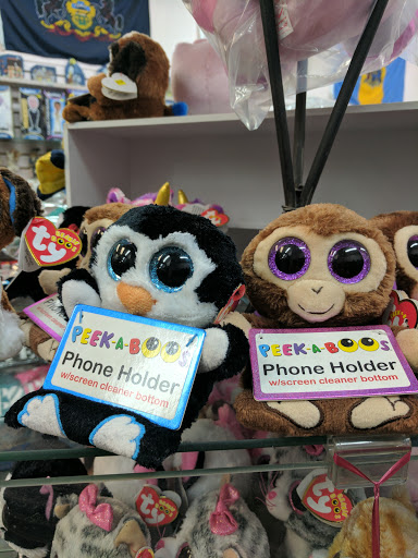 Gift Shop «Xenos Candy & Gifts», reviews and photos, 231 Chestnut St, Philadelphia, PA 19106, USA