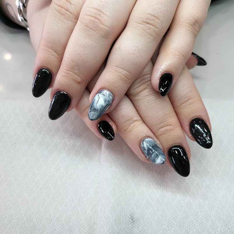 Luxury nails
