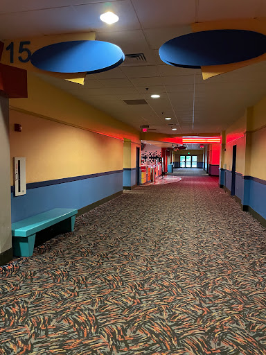 Movie Theater «AMC Showplace Village Crossing 18», reviews and photos, 7000 Carpenter Rd, Skokie, IL 60077, USA