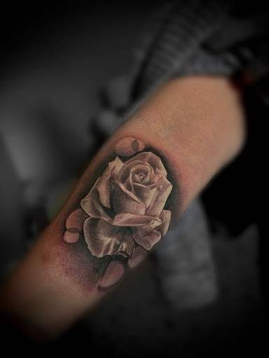 Explore small hawaiian tattoo ideas, creative tattoo ideas in Southampton, available at Le Uke Tattoo Studio