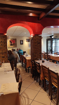 Atmosphère du Restaurant italien Restaurant-Pizzeria Le Vésuve à Clermont-Ferrand - n°7