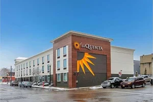 La Quinta Inn & Suites by Wyndham Jamestown image