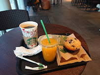 Plats et boissons du Restaurant servant le petit-déjeuner Starbucks à Orléans - n°7