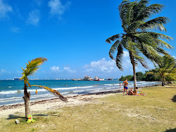 Fort Sherman Beach'in fotoğrafı geniş ile birlikte