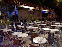 Atmosphère du Restaurant de fruits de mer Café de la Plage - Restaurant Chez Pierre à Arcachon - n°9