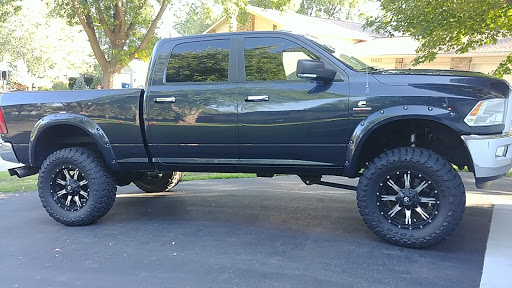 Tire Shop «Discount Tire Store - Maple Grove, MN», reviews and photos, 16485 County Rd 30, Maple Grove, MN 55311, USA