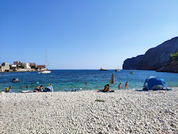 Gerolimenas beach'in fotoğrafı ve yerleşim