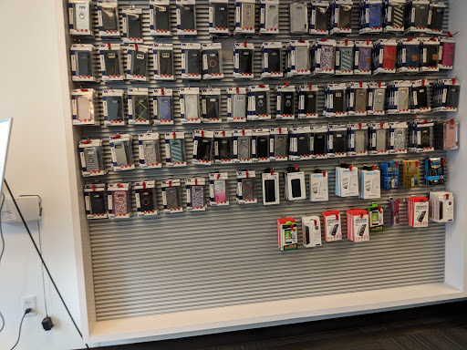 Cell Phone Store «Jackson Heights Verizon Wireless», reviews and photos, 37-38 82nd St, Jackson Heights, NY 11372, USA