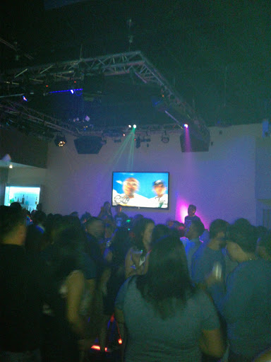 Asian Fusion Restaurant «Trio Club», reviews and photos, 909 E Burnside St, Portland, OR 97214, USA