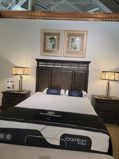 Furniture Store «Rooms To Go & Rooms To Go Kids Furniture Store - Montgomery», reviews and photos, 6810 Eastchase Pkwy Suite A, Montgomery, AL 36117, USA