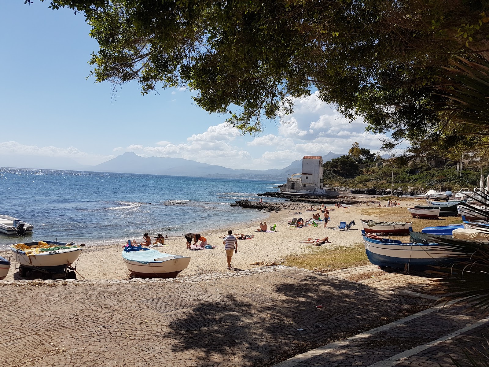 Spiaggia di Sant'Elia'in fotoğrafı birden fazla küçük koy ile birlikte