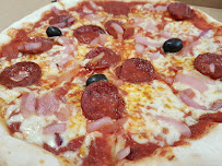Plats et boissons du Pizzeria Gusto Pizza Gaillon (Fermé durant le mois d'Aout pour travaux) - n°15