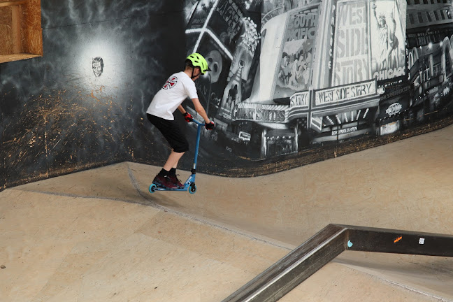 Urban Extreme Indoor Skatepark - Sports Complex