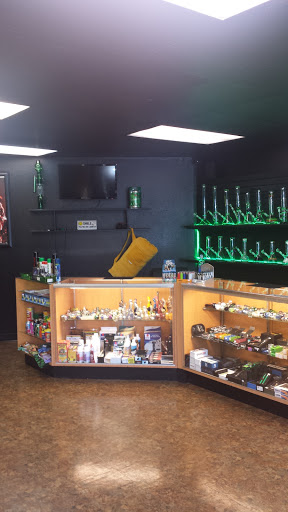 Tobacco Shop «Dr. Greenthumbz smoke shop», reviews and photos, 1011 SE Walnut St d, Hillsboro, OR 97123, USA