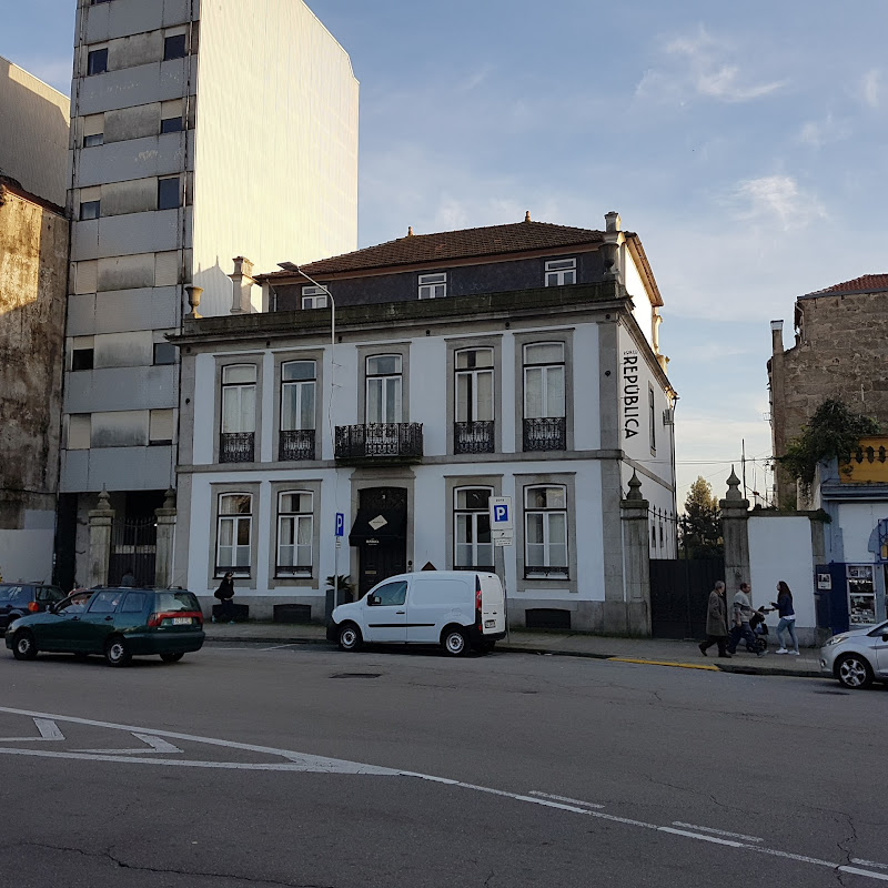 Porto República Hostel & Suites