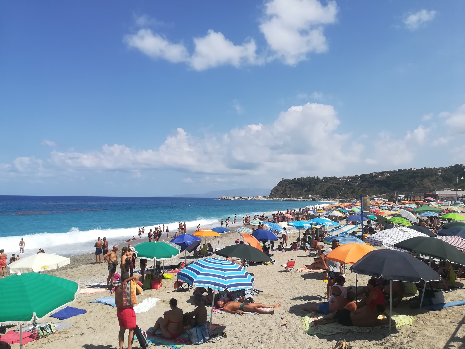 Fotografija Spiaggia Tonnara z dolga ravna obala