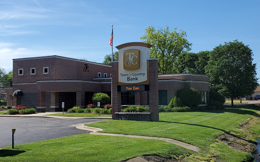 Town & Country Bank in Mountain Grove, Missouri