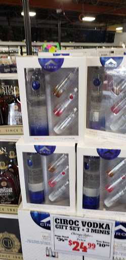 Liquor Store «Chicago Lake Liquors», reviews and photos, 825 E Lake St, Minneapolis, MN 55407, USA