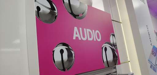 Cell Phone Store «T-Mobile», reviews and photos, 8303 Hwy 6 N, Houston, TX 77095, USA