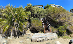 Shaws Cove'in fotoğrafı dağlarla çevrili