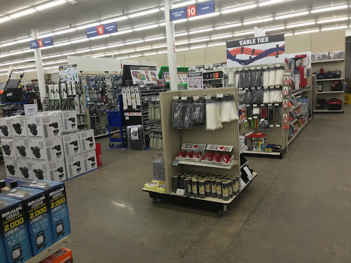 Hardware Store «Harbor Freight Tools», reviews and photos, 22541 Newman St, Dearborn, MI 48124, USA