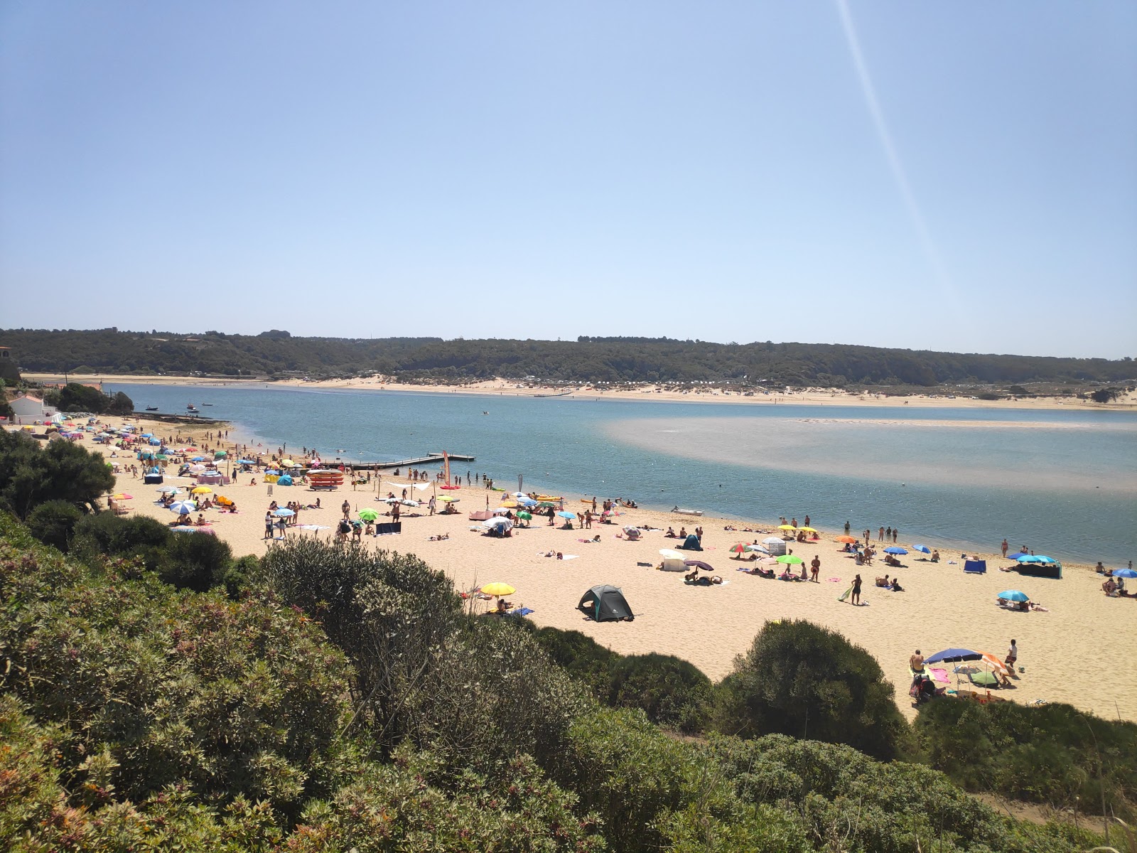 Foto di Praia da Franquia e l'insediamento