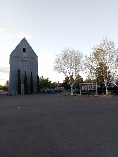 Wine Store «R Stuart & Co Wine Bar», reviews and photos, 528 NE 3rd St, McMinnville, OR 97128, USA