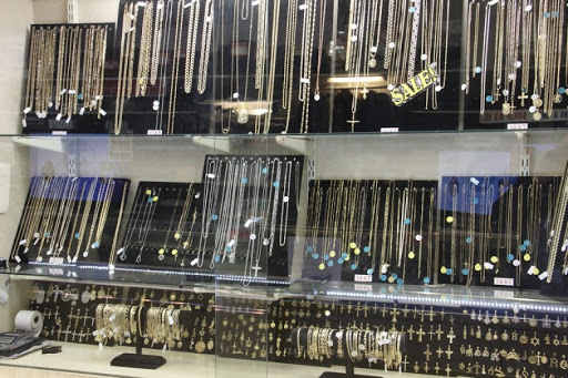 Pawn Shop «Chicago Pawners & Jewelers», reviews and photos, 2405 W Madison St, Chicago, IL 60612, USA